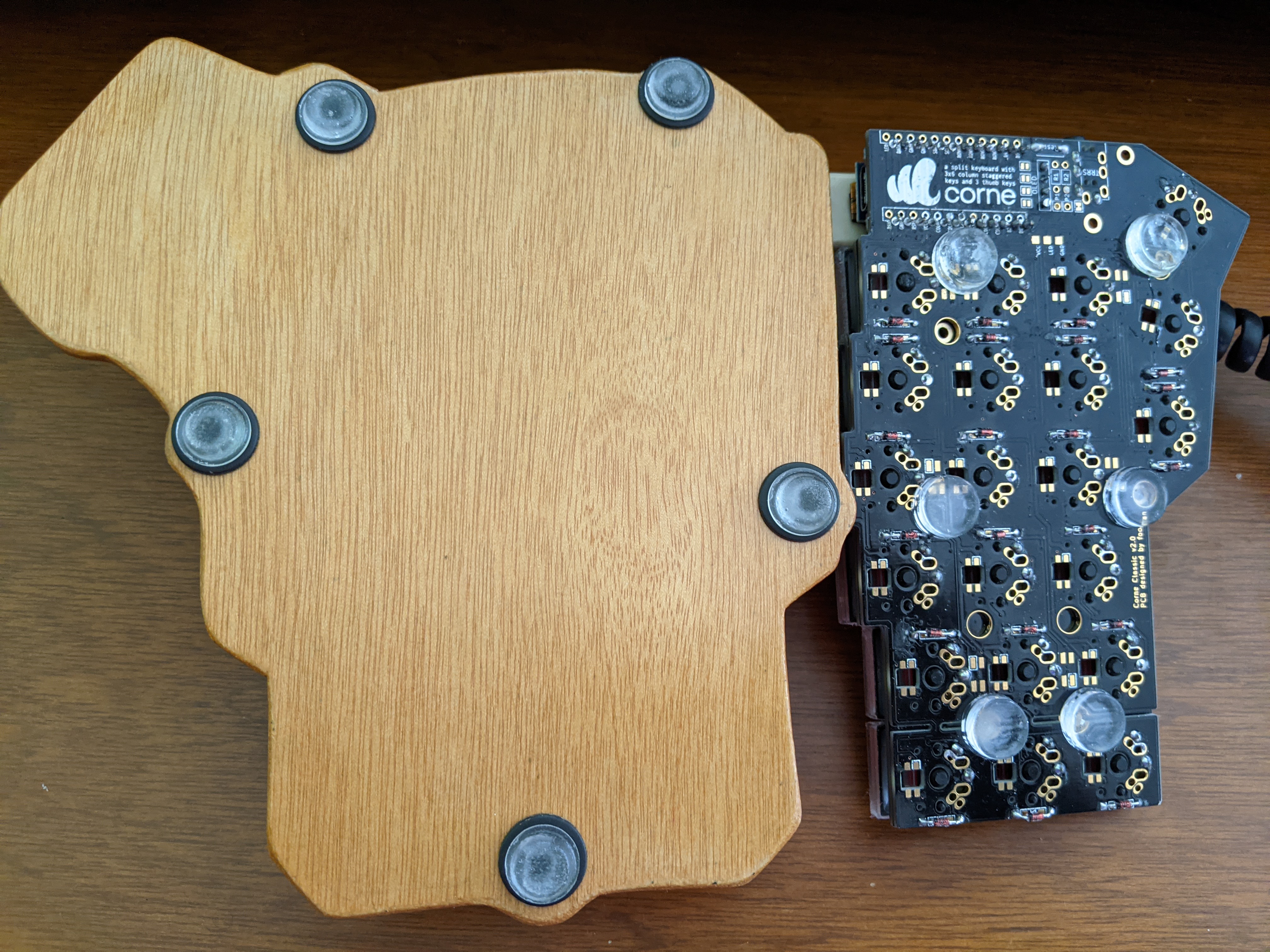Footprint comparison between Dactyl Manuform and Corne