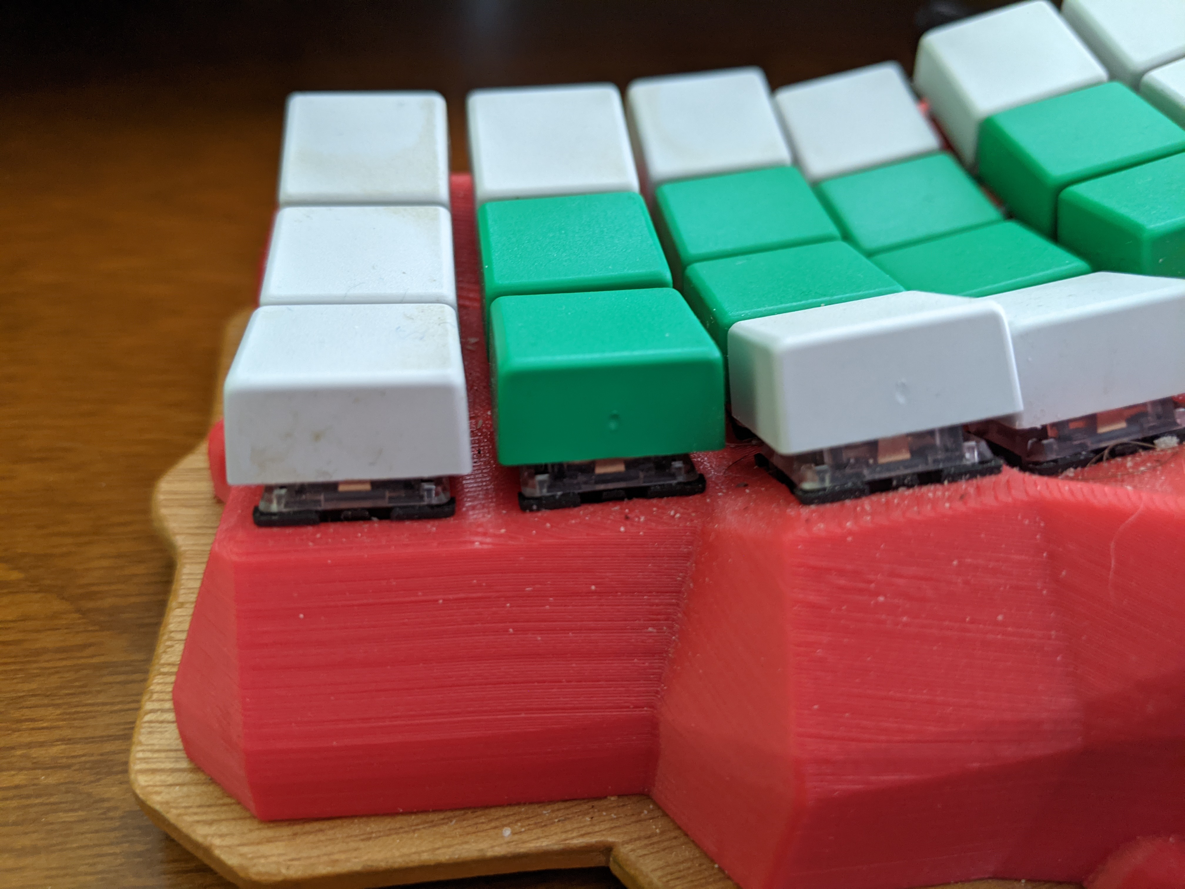 Side view of Dactyl Manuform showing tenting angle